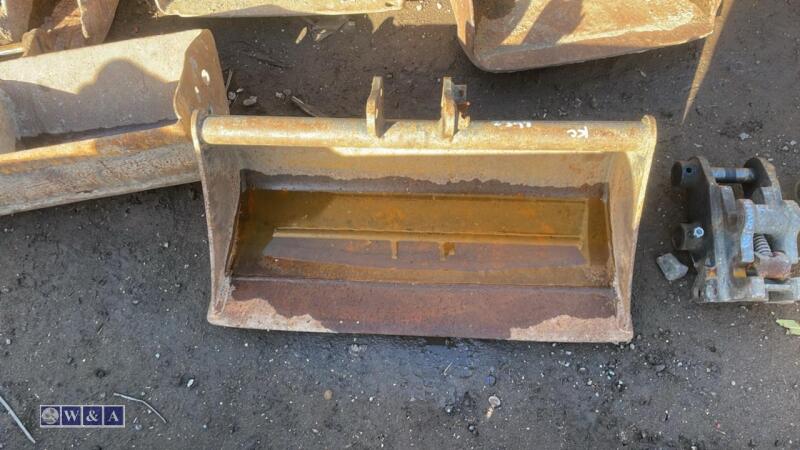 30'' ditching bucket