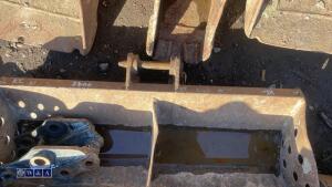 3ft ditching bucket (25mm pins) & hitch - 4