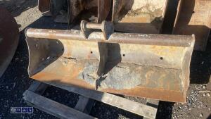 51'' ditching bucket (35mm pins) - 2