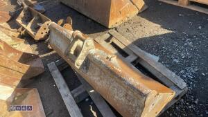 51'' ditching bucket (35mm pins) - 3