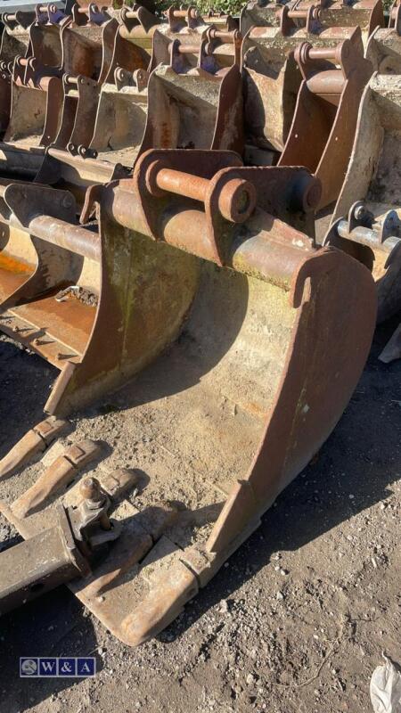 30'' digging bucket (50mm pins)