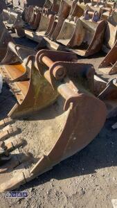 30'' digging bucket (50mm pins) - 2