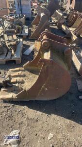 30'' digging bucket (50mm pins) - 3