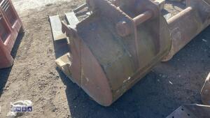 30'' digging bucket (50mm pins) - 5