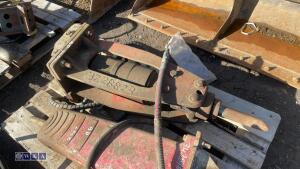 Hydraulic machine breaker c/w lines (30mm pins) (3228823)