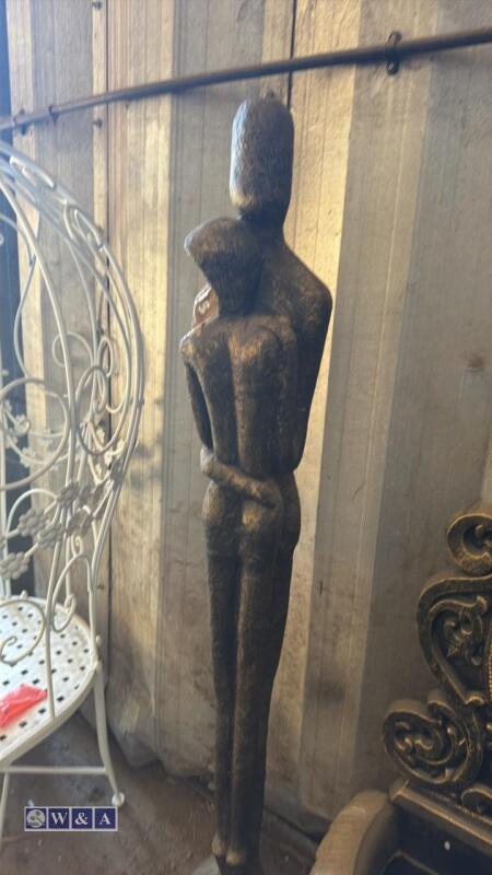 'Lovers' ornament (approx 1.8m) (bronze colour)