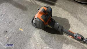 HUSQVARNA 325HE4 petrol long reach hedge trimmer - 2