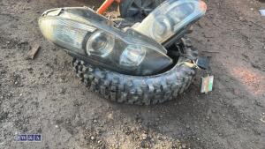Tyre & 2 x lights - 4