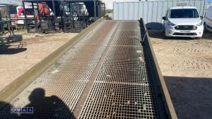 Container loading ramp - 3