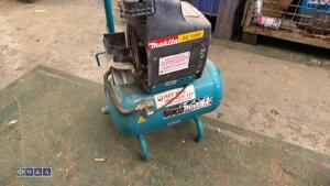 MAKITA 110v compressor - 3