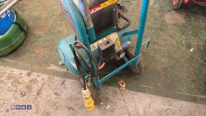 MAKITA 110v compressor - 6