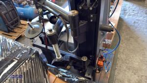 TECHNIQUE 240v tyre changer machine - 7