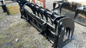 6ft muck / log grab c/w euro brackets (unused) - 2