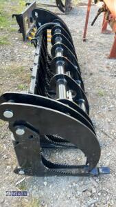 6ft muck / log grab c/w euro brackets (unused) - 8