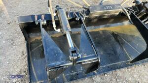 6ft bucket grab c/w euro brackets (unused) - 8