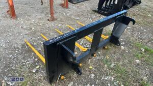 Muck fork c/w euro brackets (1.3m approx)(unused) - 3