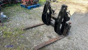Timber grab c/w euro brackets - 2