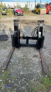 Timber grab c/w euro brackets - 3