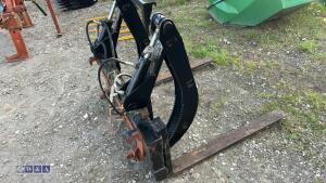 Timber grab c/w euro brackets - 5