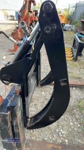 Timber grab c/w euro brackets - 8