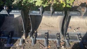 JCB 19'' digging bucket (30mm pins) (unused) - 2