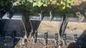JCB 19'' digging bucket (30mm pins) (unused) - 3
