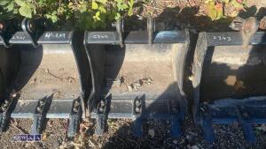 JCB 19'' digging bucket (30mm pins) (unused) - 2