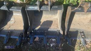 JCB 19'' digging bucket (30mm pins) (unused) - 2