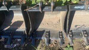 JCB 19'' digging bucket (30mm pins) (unused) - 2