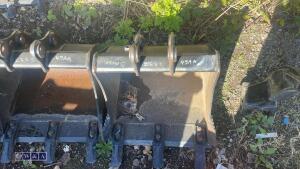 JCB 19'' digging bucket (30mm pins) (unused) - 3
