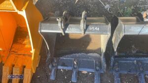 JCB 19'' digging bucket (30mm pins) (unused) - 3