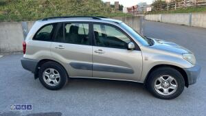 TOYOTA RAV4 diesel 4 door (FD53 JXK)(MoT 8th September 2027)(V5 in office) - 2