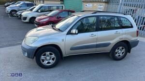 TOYOTA RAV4 diesel 4 door (FD53 JXK)(MoT 8th September 2027)(V5 in office) - 6