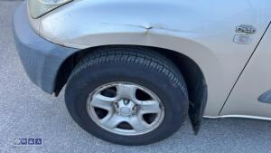 TOYOTA RAV4 diesel 4 door (FD53 JXK)(MoT 8th September 2027)(V5 in office) - 13