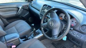 TOYOTA RAV4 diesel 4 door (FD53 JXK)(MoT 8th September 2027)(V5 in office) - 15
