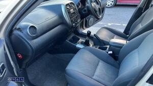 TOYOTA RAV4 diesel 4 door (FD53 JXK)(MoT 8th September 2027)(V5 in office) - 24