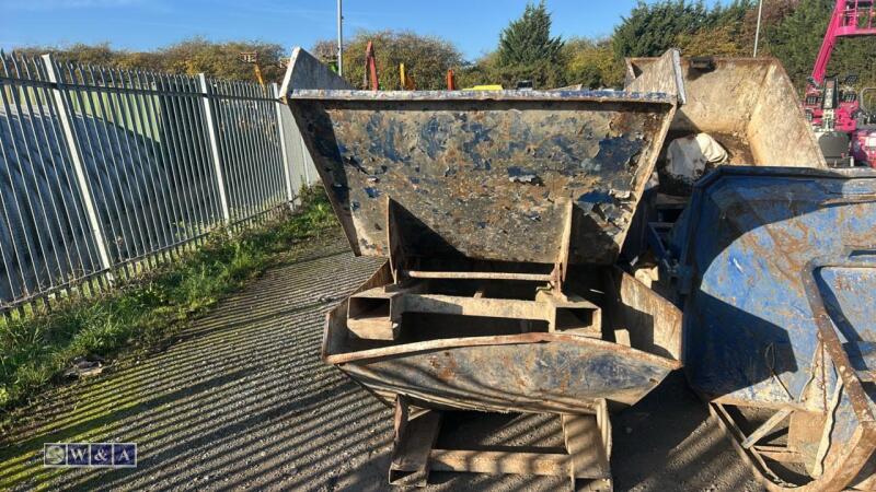 2 x tipping skips