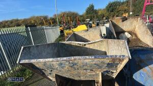 2 x tipping skips - 4