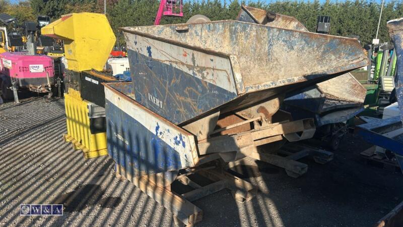2 x tipping skips