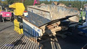 2 x tipping skips