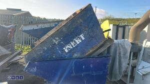 2 x tipping skips - 4