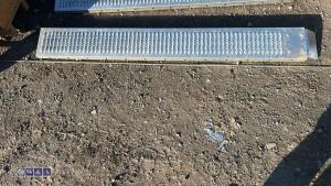 Pair of metal loading ramps - 3