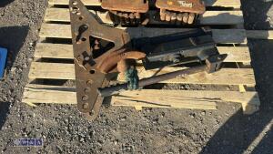 Hydraulic pipe bender