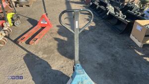 CONQUIP 2500kg manual pallet truck - 6