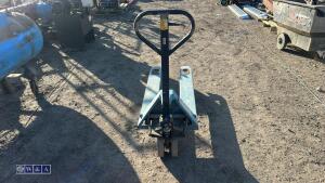 CONQUIP 2500kg manual pallet truck - 7