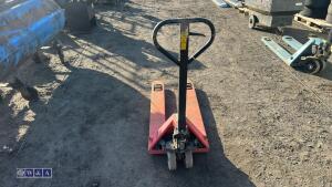 2500kg manual pallet truck