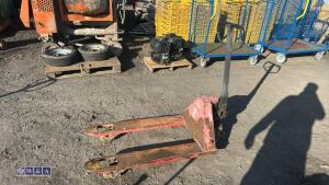 Pallet truck (red) - 7