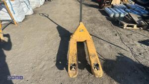 Euro pallet truck (yellow) - 3