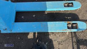 2500kg manual pallet truck - 2