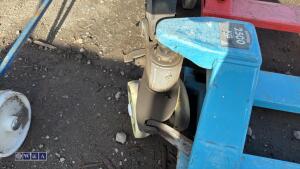 2500kg manual pallet truck - 3